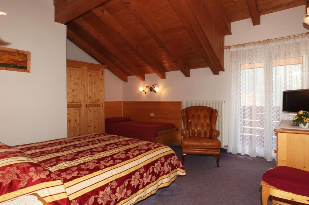 Hotel Garni Villanova Молвена Стая снимка