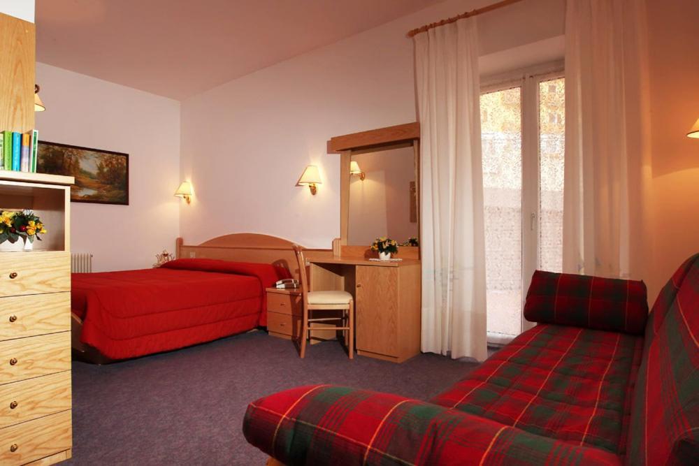 Hotel Garni Villanova Молвена Стая снимка