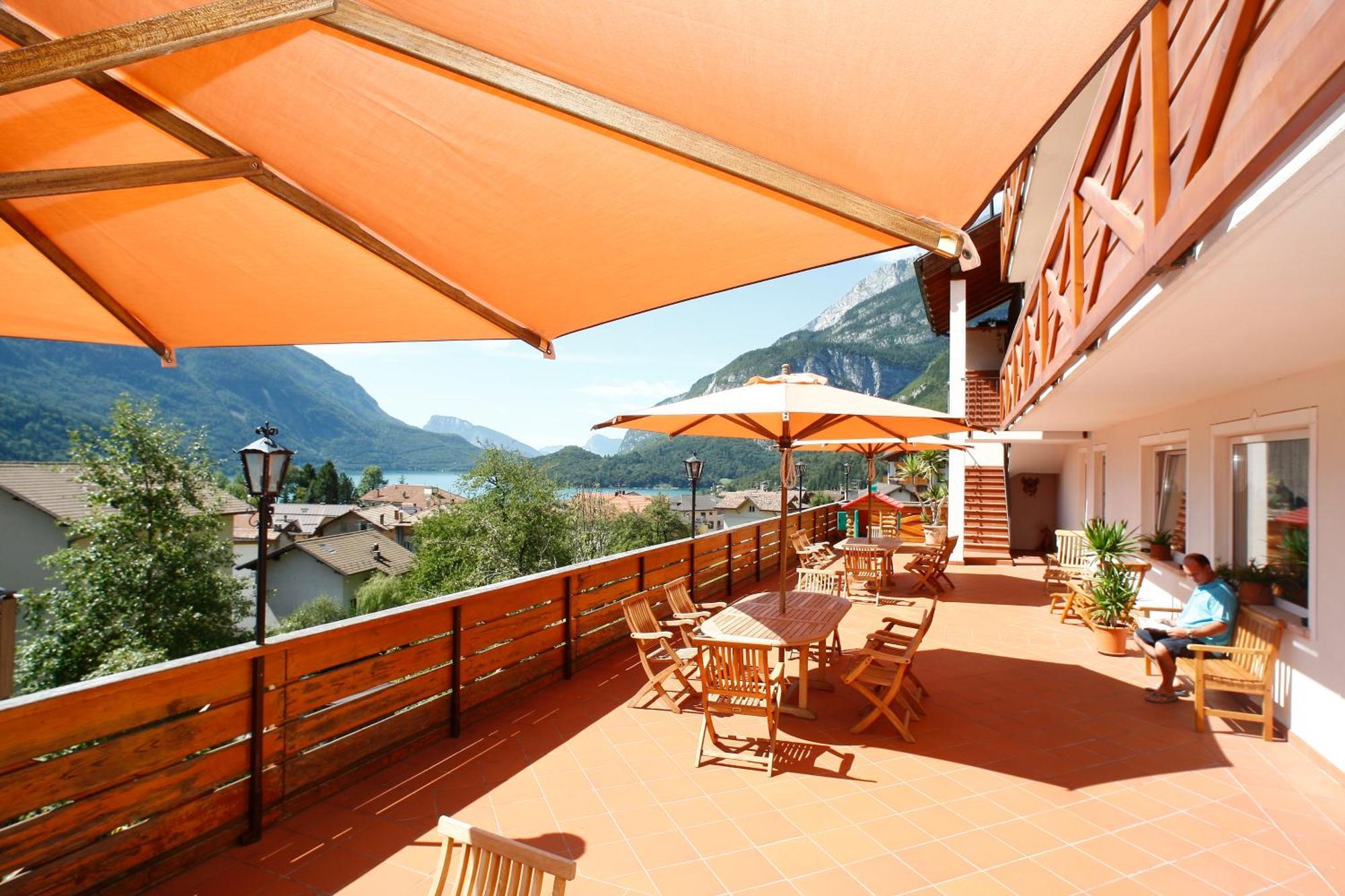 Hotel Garni Villanova Молвена Екстериор снимка
