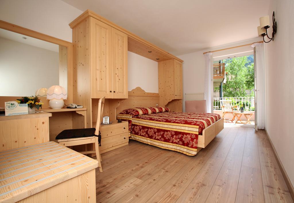 Hotel Garni Villanova Молвена Екстериор снимка