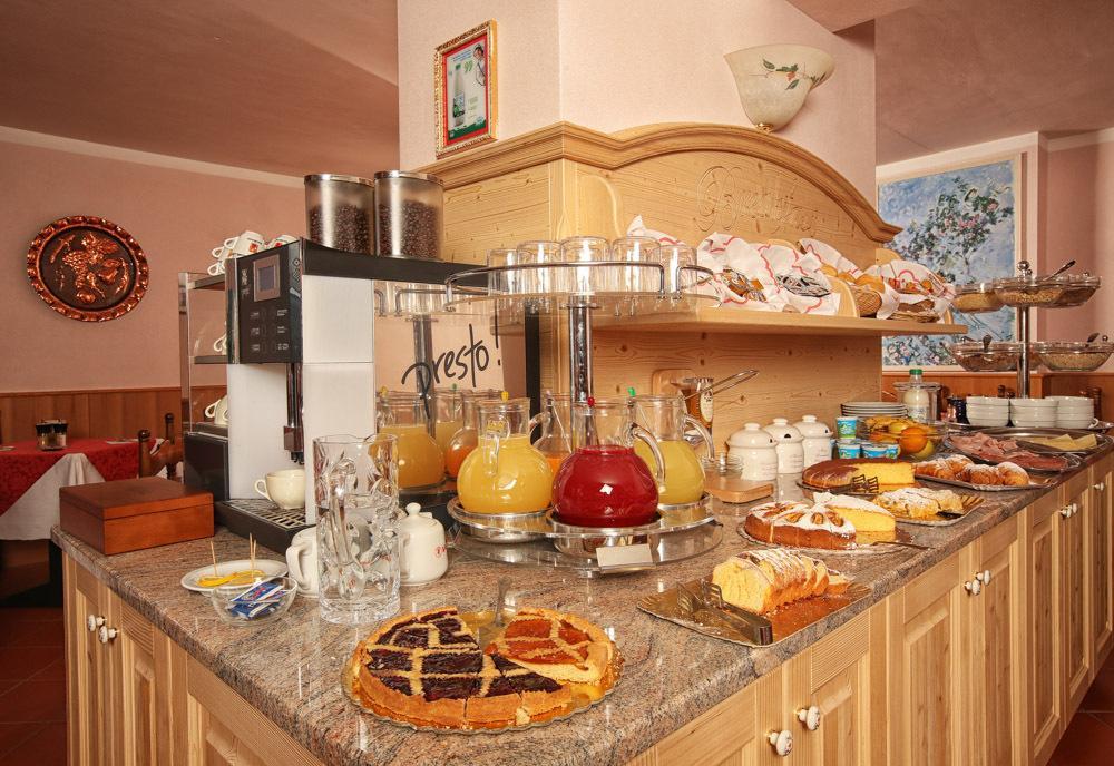 Hotel Garni Villanova Молвена Екстериор снимка